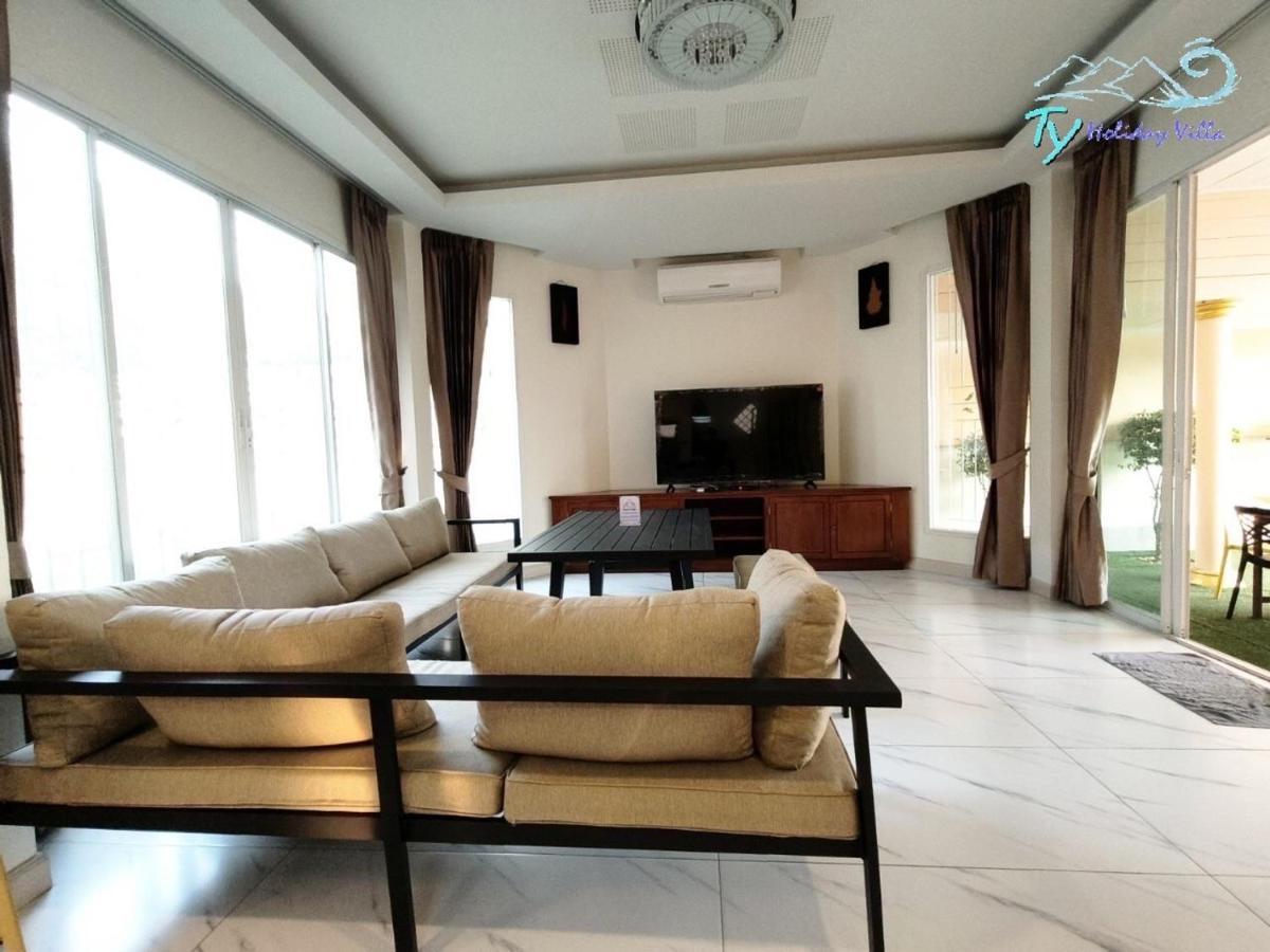 Ty Holiday Resort Pattaya Esterno foto